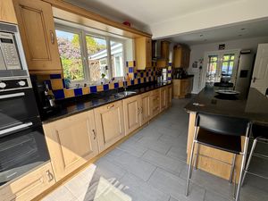 Breakfast Kitchen- click for photo gallery